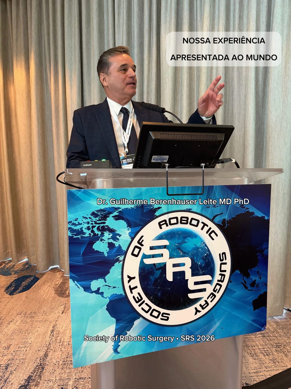 Apresentação científica da equipe no congresso internacional Society of Robotic Surgery
